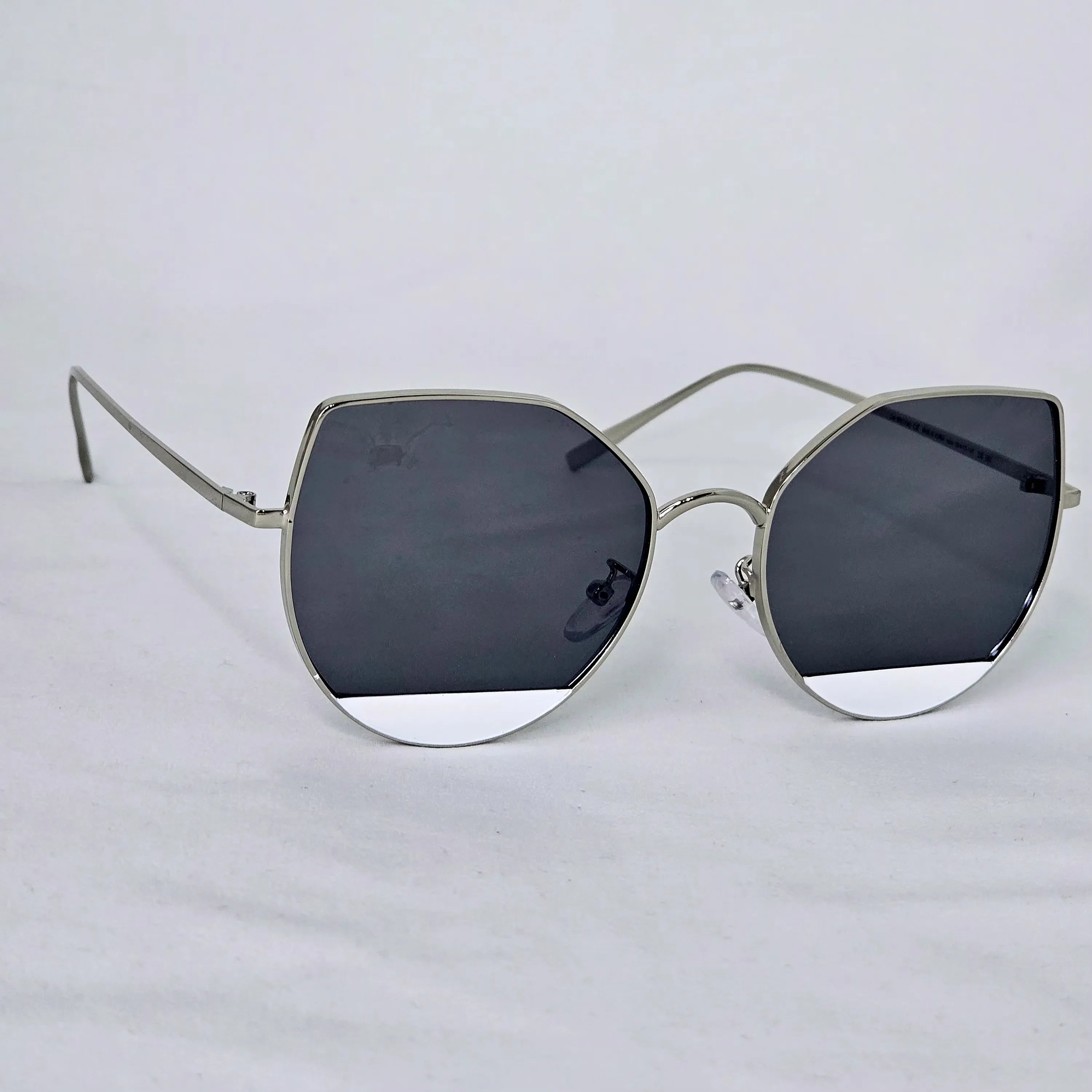 Gentle Monster US101 Sunglasses. Main image
