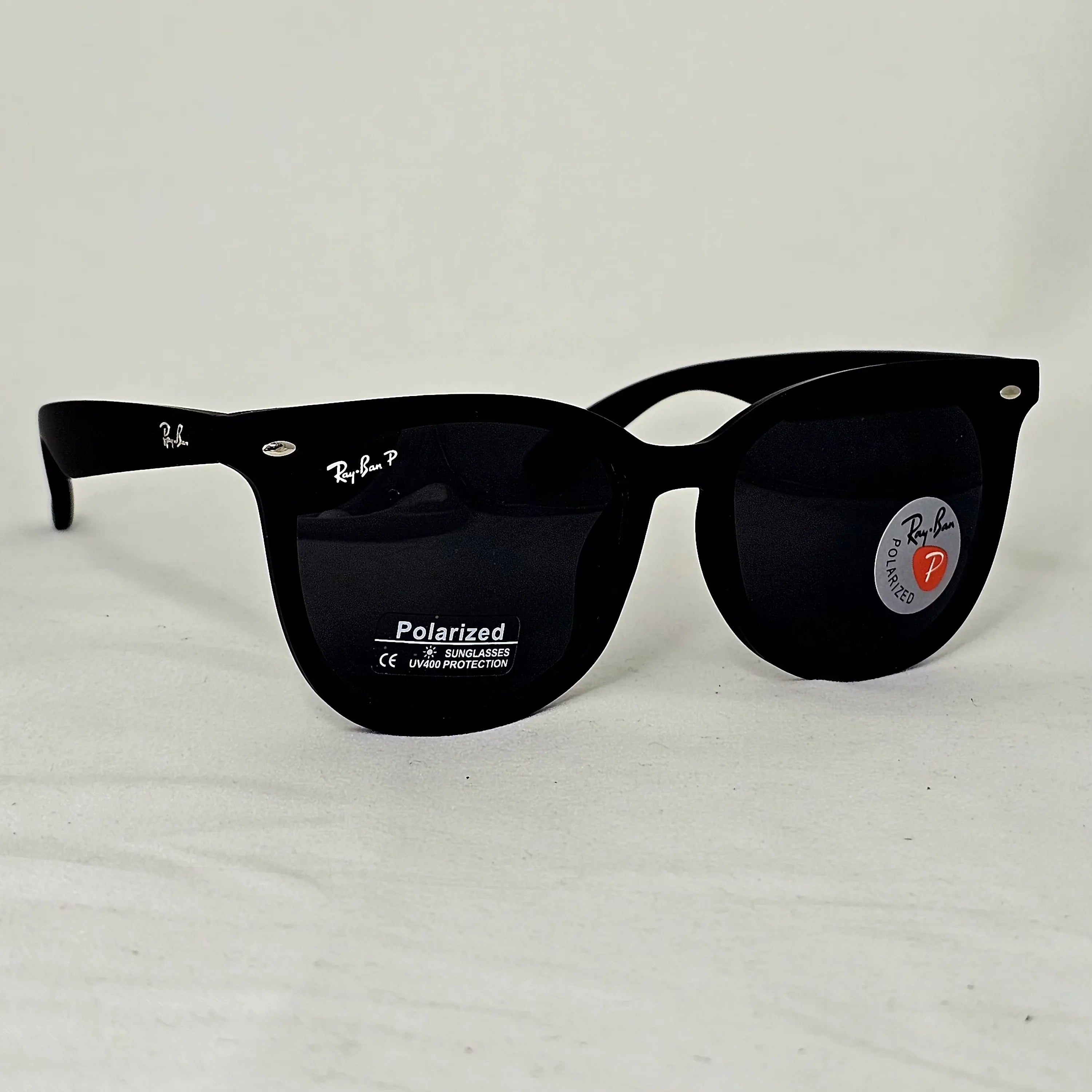نظارة ري بان R4567 Polarized - تصميم "أوفر سايز" عصري بعدسات بولارايزد وحماية UV400 Main image