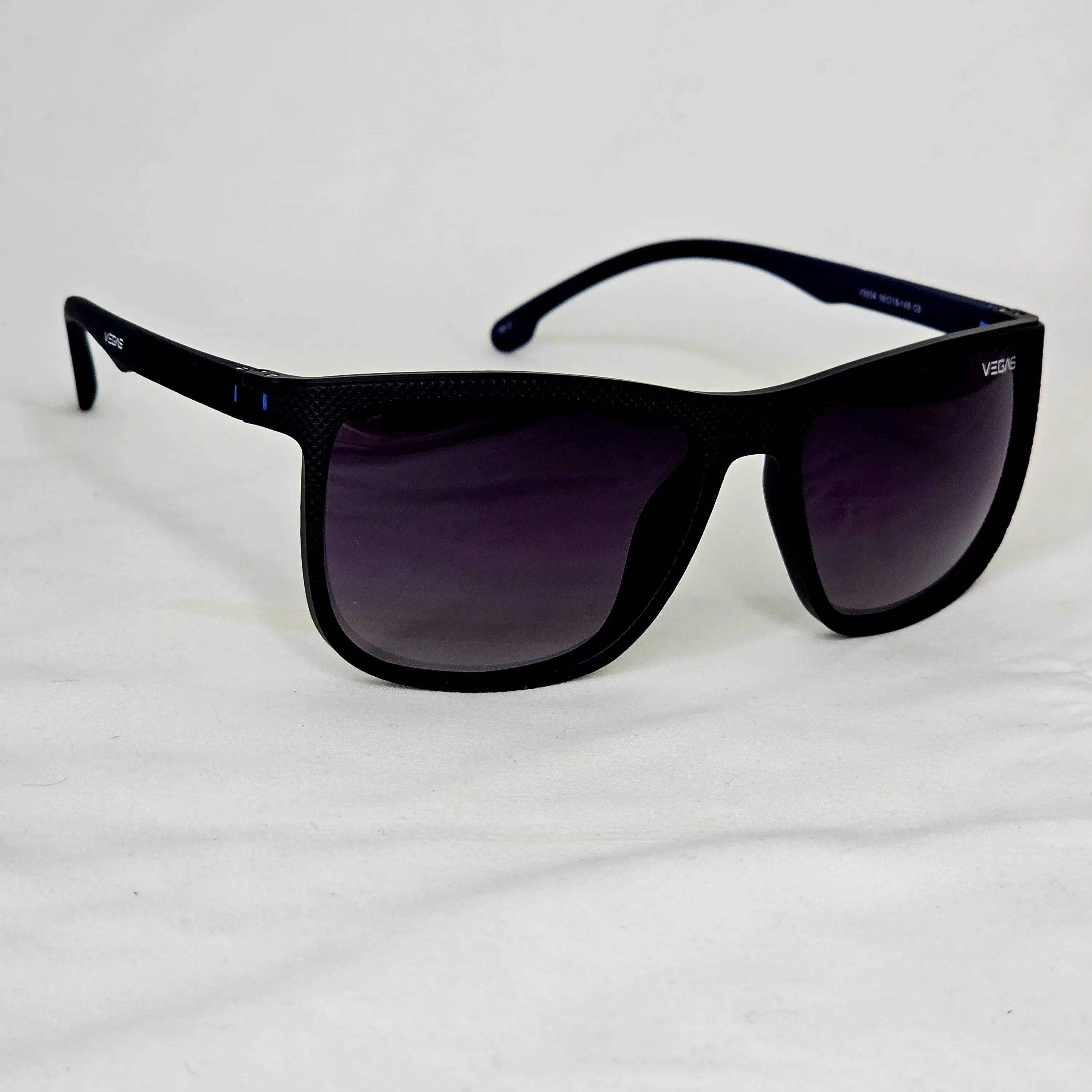 V4  Vegas Carbon Fusion